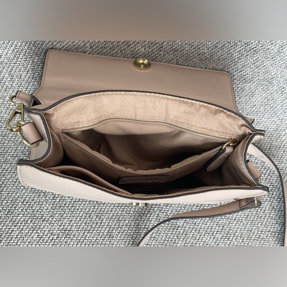 Cream Handbag with White Beaded Handle - Picture 13 of 16